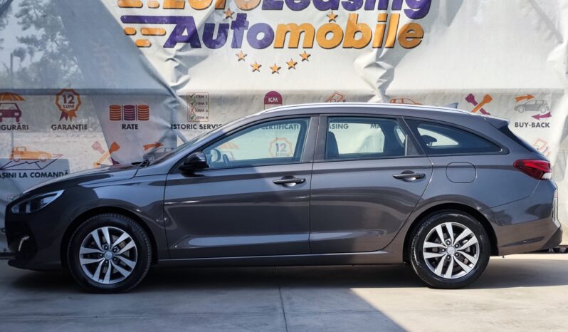 HYUNDAI i30 full