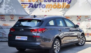 HYUNDAI i30 full