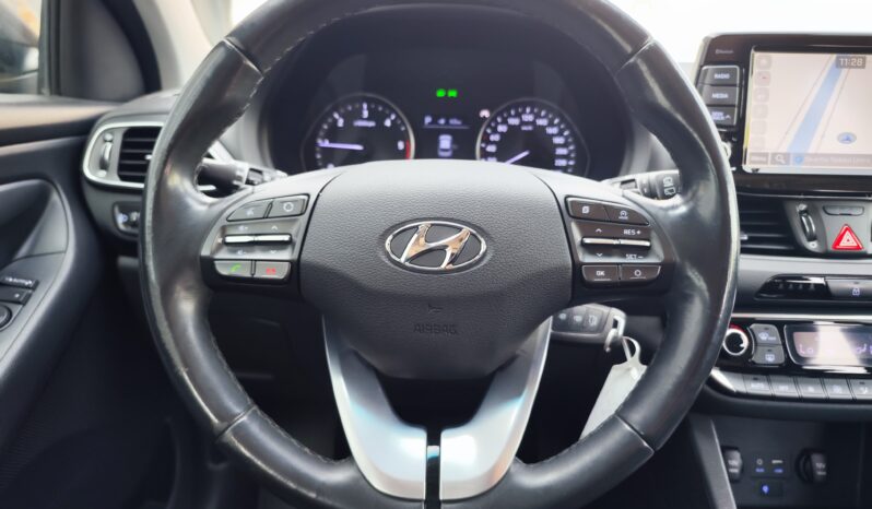 HYUNDAI i30 full