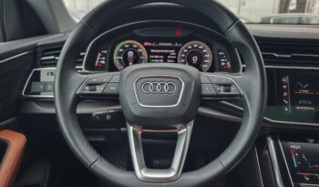 AUDI Q8 full