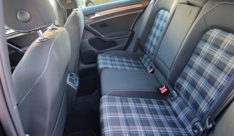 VOLKSWAGEN GOLF GTE full