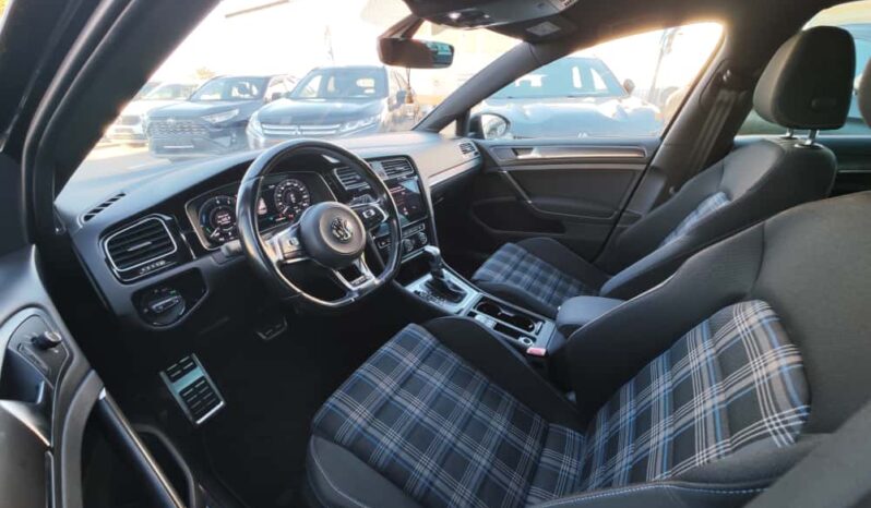 VOLKSWAGEN GOLF GTE full