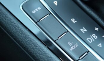 VOLKSWAGEN GOLF GTE full