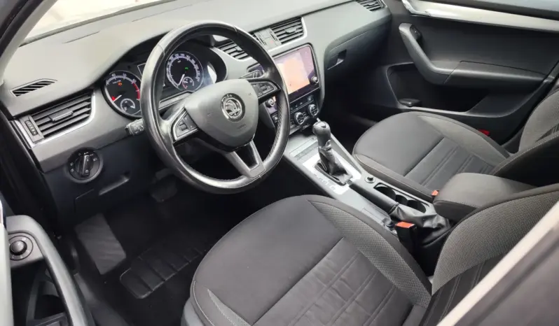 
								SKODA OCTAVIA full									