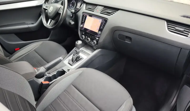 
								SKODA OCTAVIA full									
