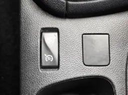 
										RENAULT CLIO full									