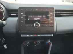 
										RENAULT CLIO full									