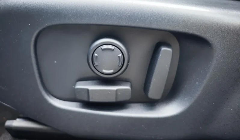 
								LAND ROVER RANGE ROVER VELAR full									