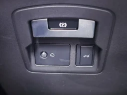 
										LAND ROVER RANGE ROVER VELAR full									