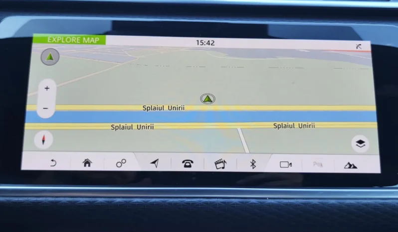 
								LAND ROVER RANGE ROVER VELAR full									