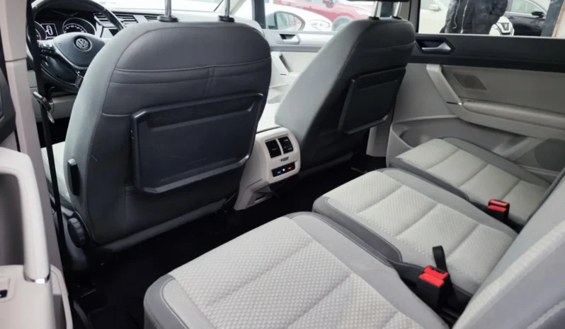 
								VOLKSWAGEN TOURAN full									