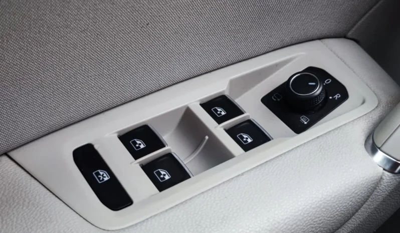 
								VOLKSWAGEN TOURAN full									