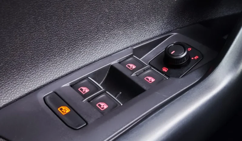 
								VOLKSWAGEN POLO full									