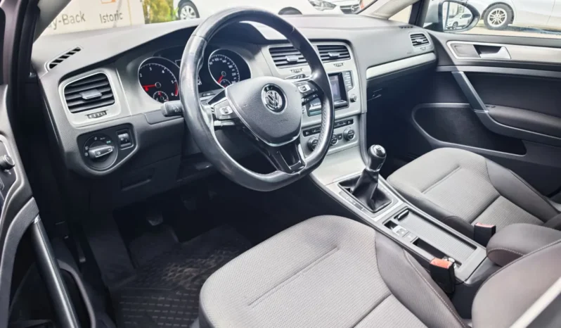 
								VOLKSWAGEN GOLF full									