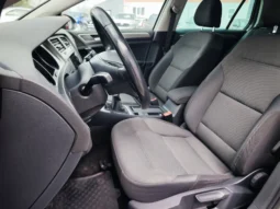 
										VOLKSWAGEN GOLF full									