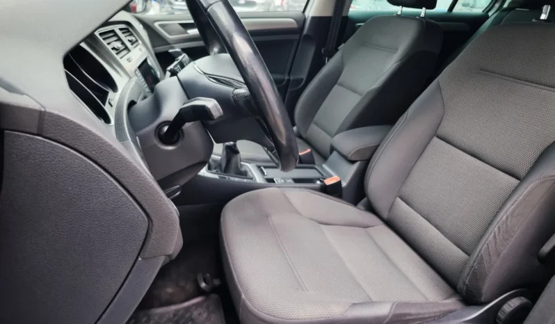 
								VOLKSWAGEN GOLF full									