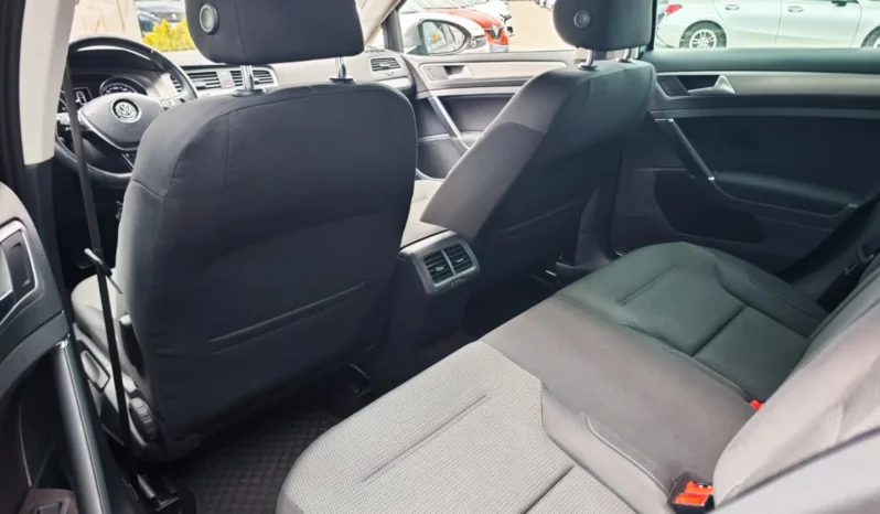 
								VOLKSWAGEN GOLF full									