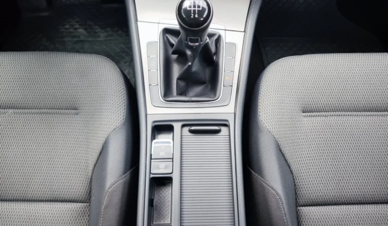 
								VOLKSWAGEN GOLF full									