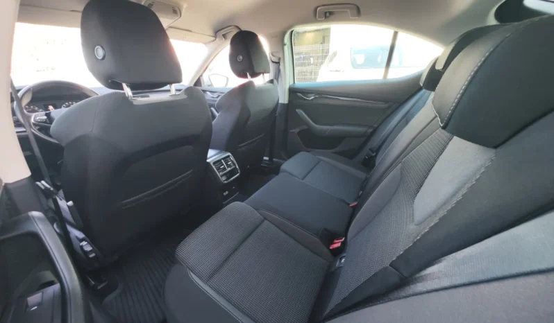 
								SKODA OCTAVIA full									
