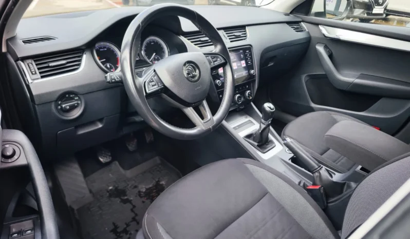 
								SKODA OCTAVIA full									