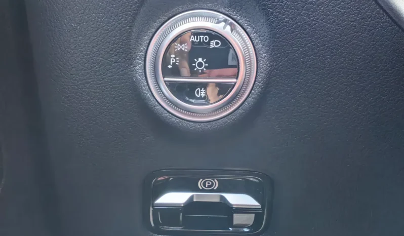 
								MERCEDES BENZ C full									
