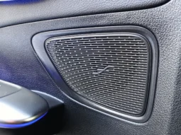 
										MERCEDES BENZ C full									