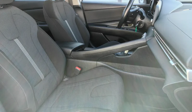 
								HYUNDAI ELANTRA full									