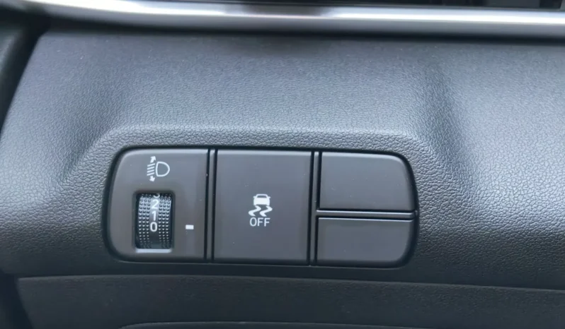 
								HYUNDAI ELANTRA full									
