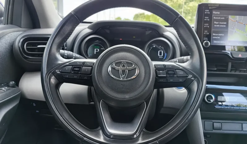 
								TOYOTA YARIS full									