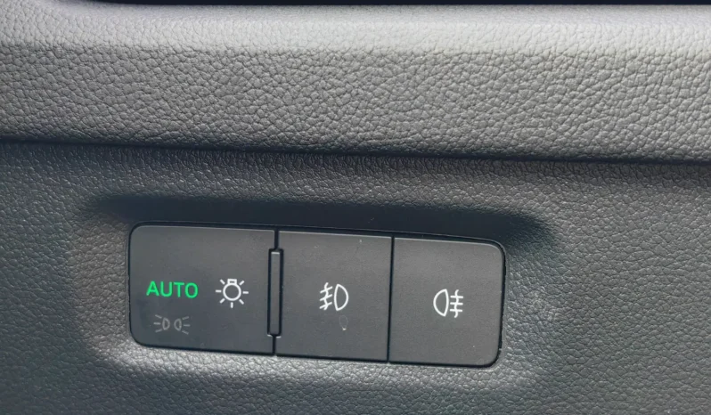 
								SKODA OCTAVIA full									