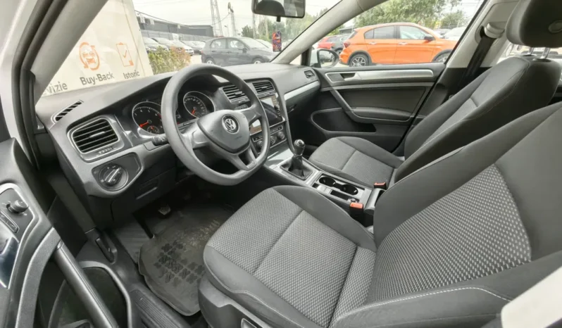 
								VOLKSWAGEN GOLF full									