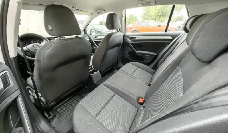 
								VOLKSWAGEN GOLF full									