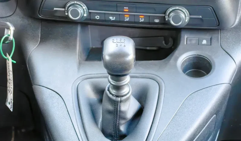
								TOYOTA PROACE full									