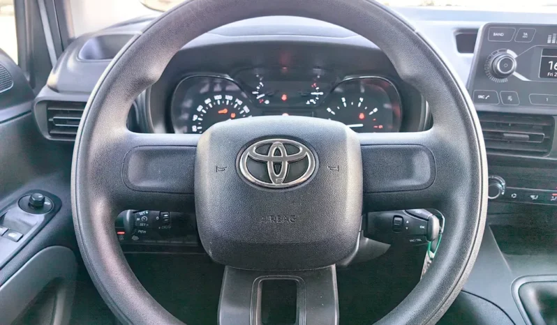 
								TOYOTA PROACE full									