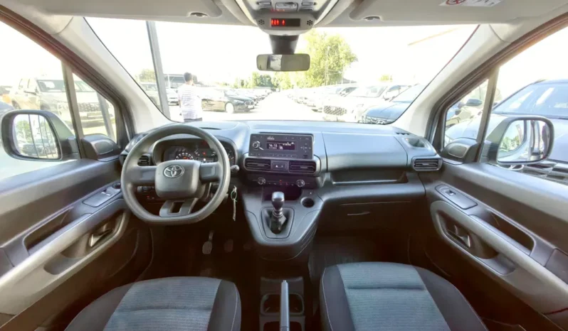 
								TOYOTA PROACE full									