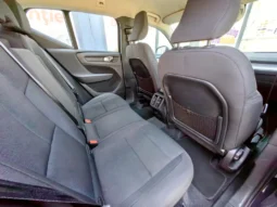 
										VOLVO XC 40 full									