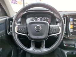
										VOLVO XC 40 full									