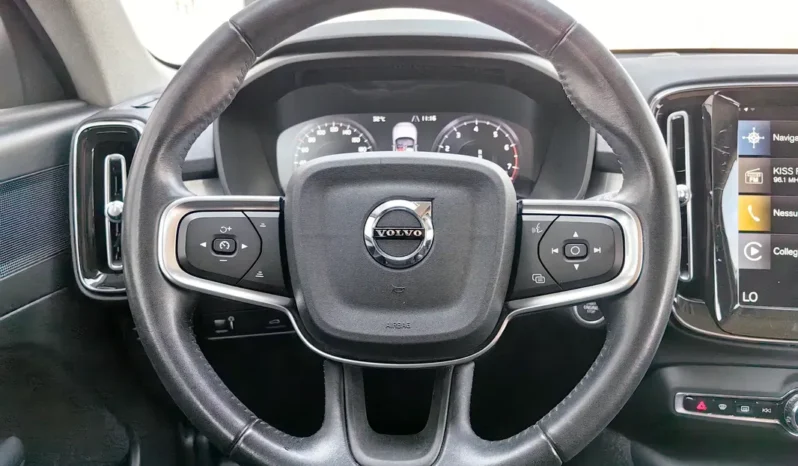 
								VOLVO XC 40 full									