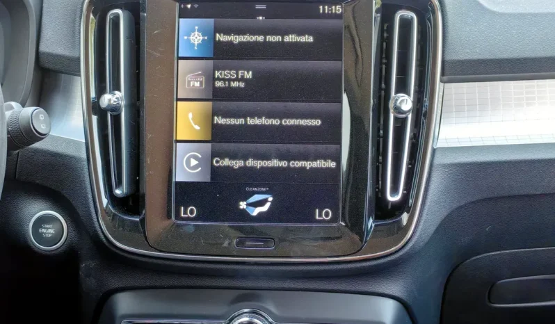 
								VOLVO XC 40 full									