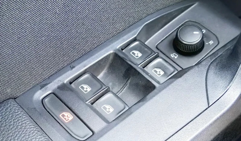 
								SEAT ARONA full									