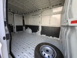 
										PEUGEOT BOXER full									
