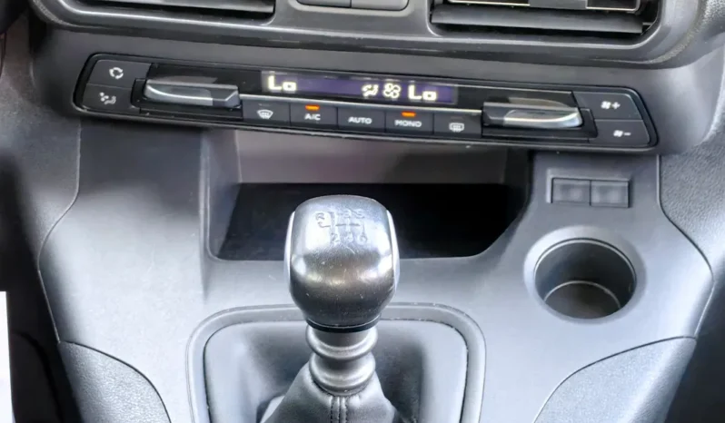 
								OPEL COMBO full									