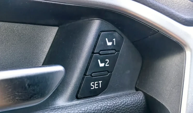 
								TOYOTA RAV 4 full									