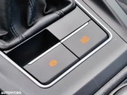 
										VOLKSWAGEN GOLF full									