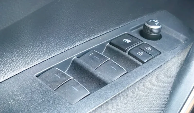 
								TOYOTA COROLLA full									