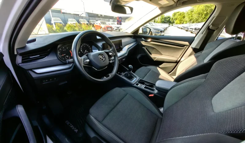 
								SKODA OCTAVIA full									