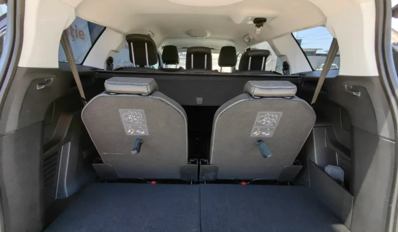 
								PEUGEOT 5008 full									