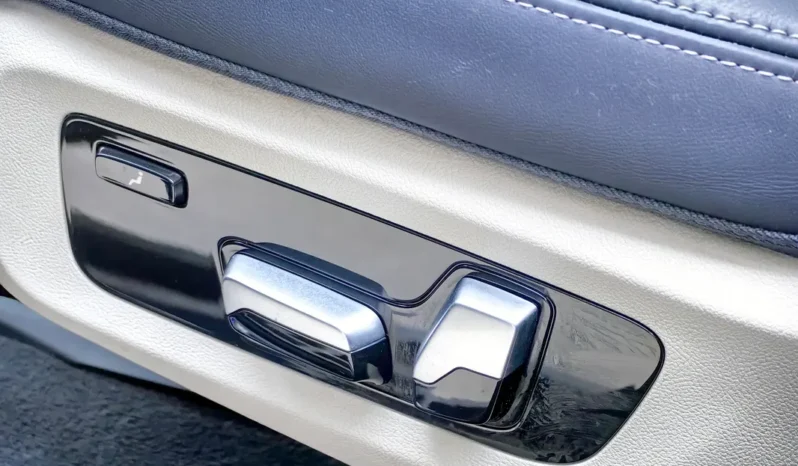 
								BMW X 7 full									