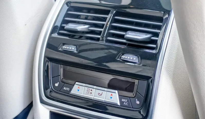 
								BMW X 7 full									