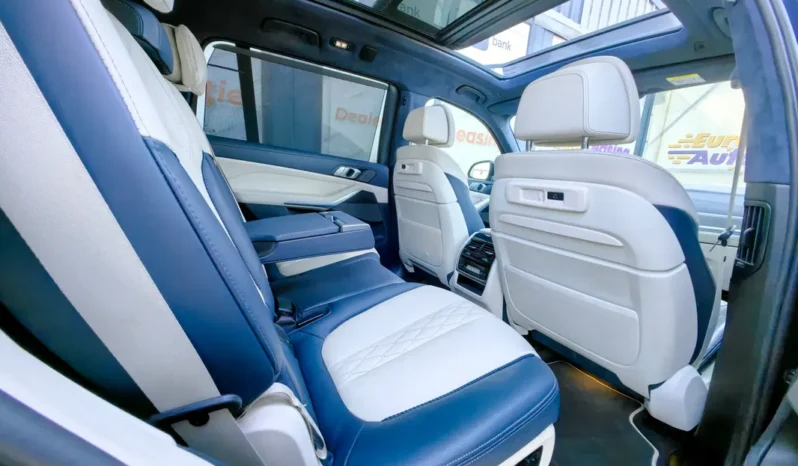 
								BMW X 7 full									